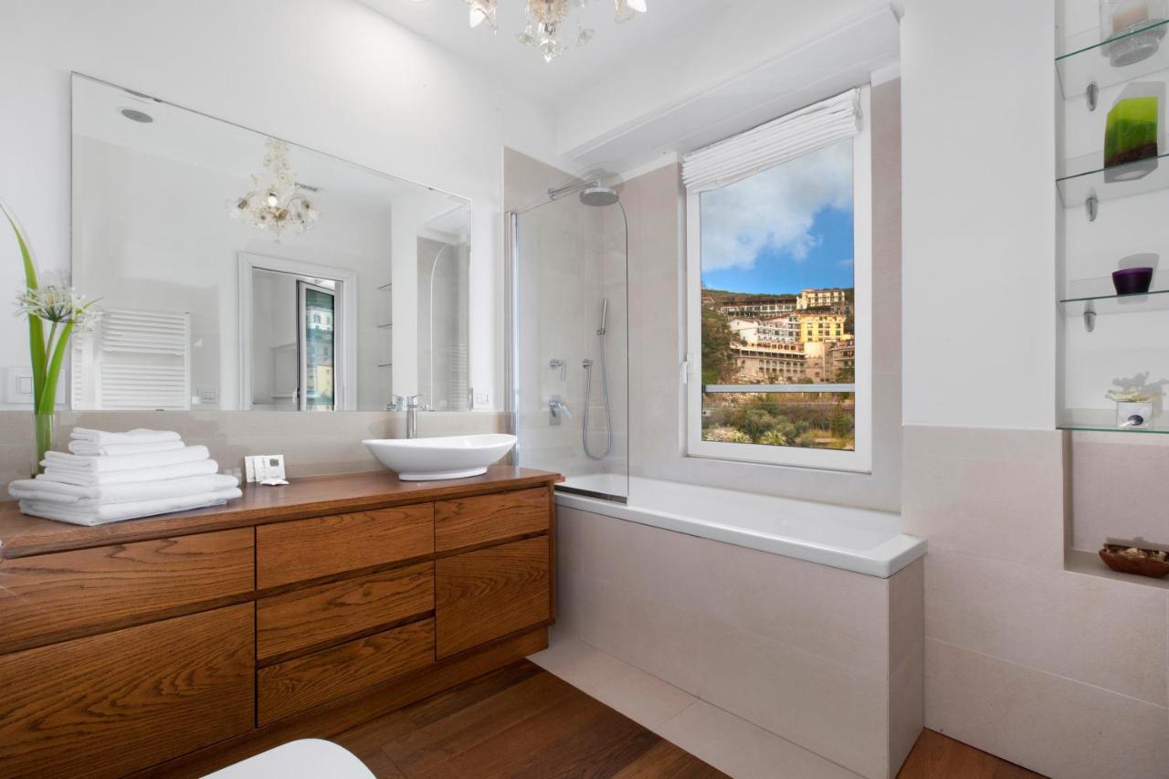 Sorrentovibes - Luxury Home Sea View & Jacuzzi In Sorrento Centre Dış mekan fotoğraf