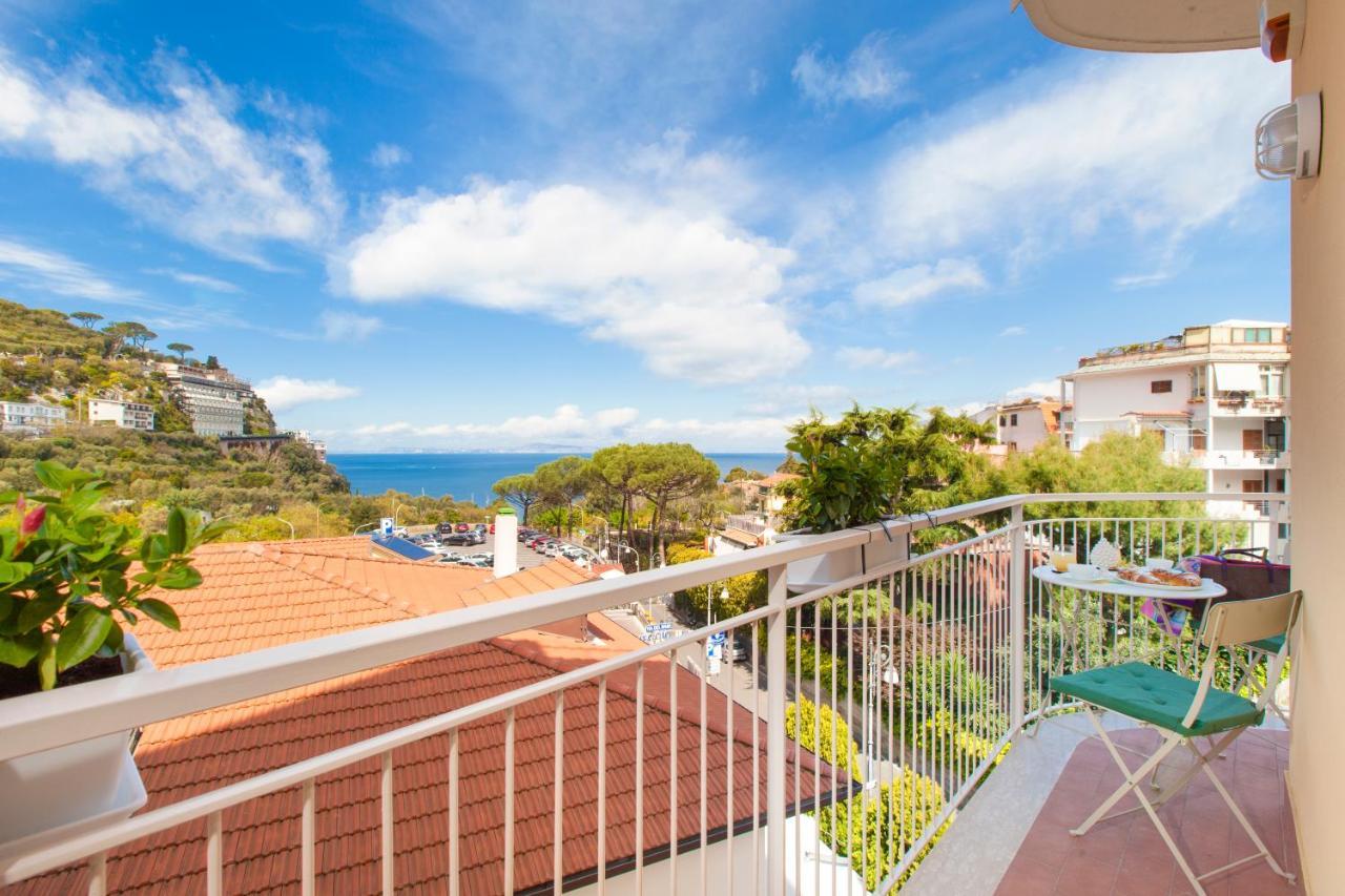 Sorrentovibes - Luxury Home Sea View & Jacuzzi In Sorrento Centre Dış mekan fotoğraf